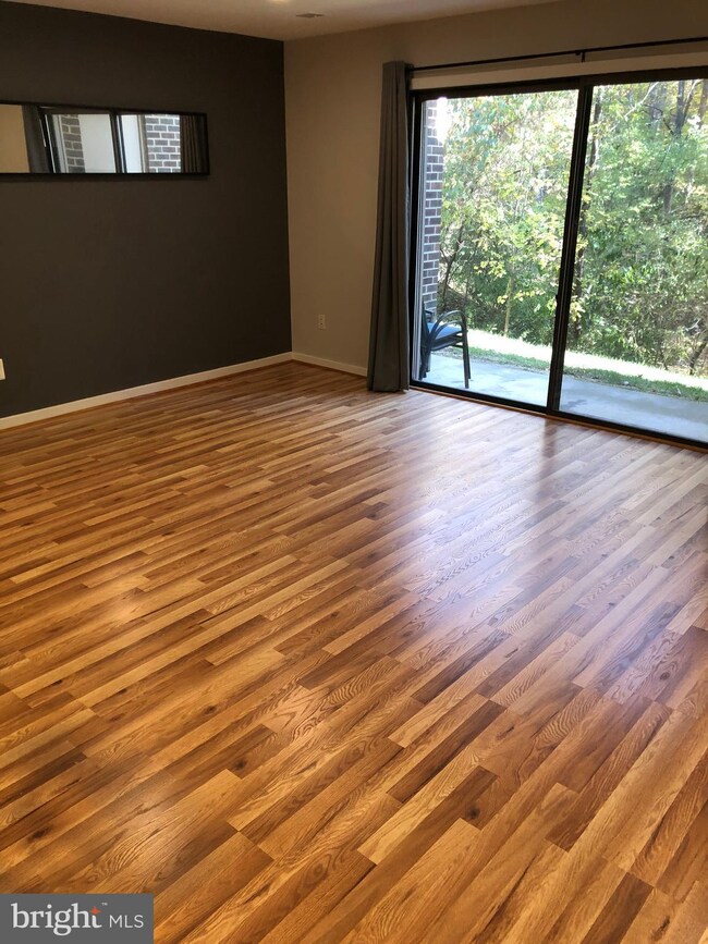 3725B Madison Ln, Falls Church, VA 22041 - photo 2