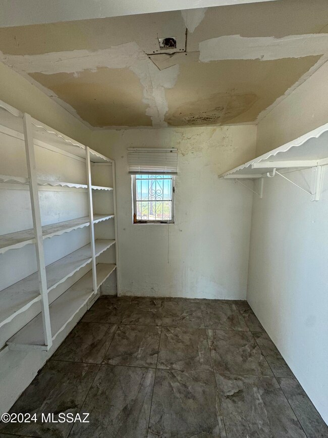 Primary Bedroom Closet