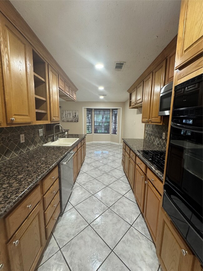 10110 Kirkdale Dr, Houston, TX 77089 - photo 4