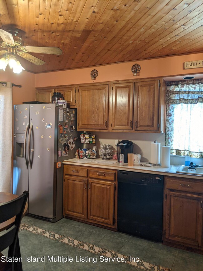 eat in kitchen