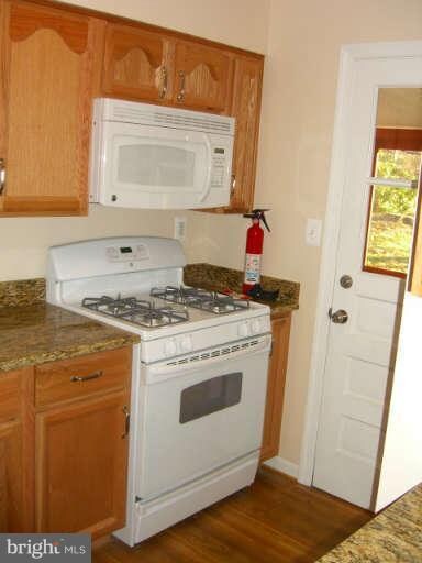 5901 Roanoke Ave, Riverdale, MD 20737 - photo 7