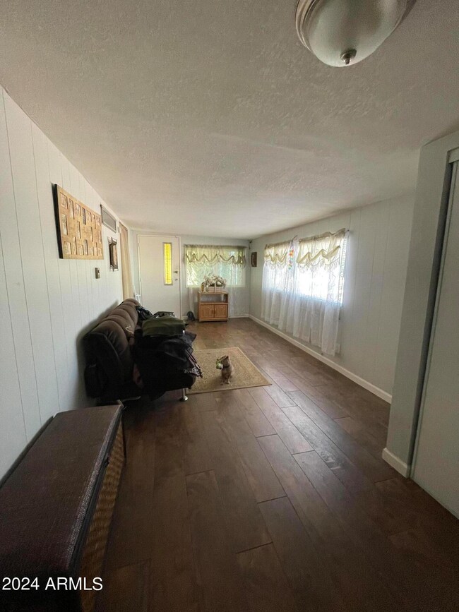 Additional Living Room