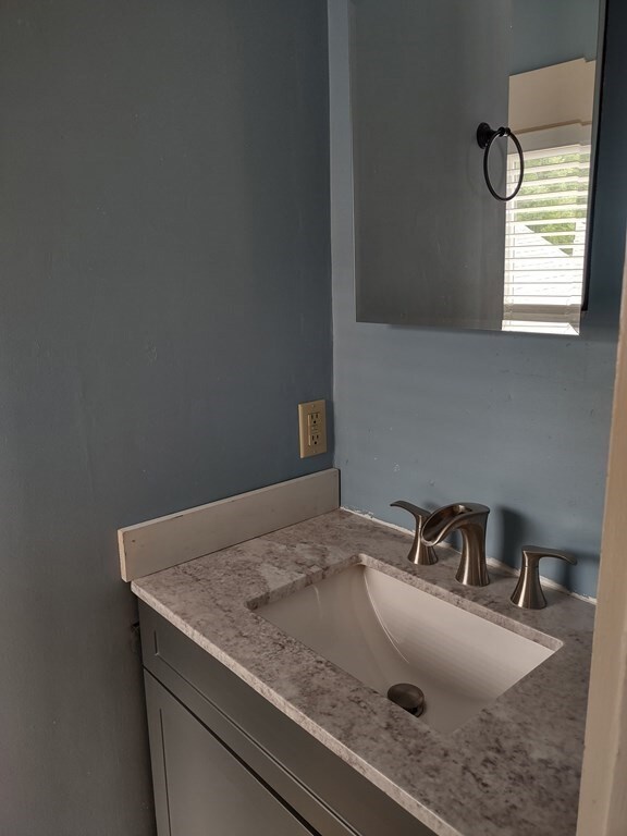 511 Main St unit 2, Sturbridge, MA 01566 - photo 3