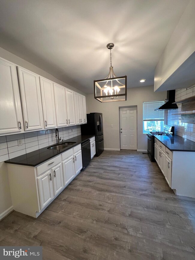 21 S 54th St, Philadelphia, PA 19139 - photo 5