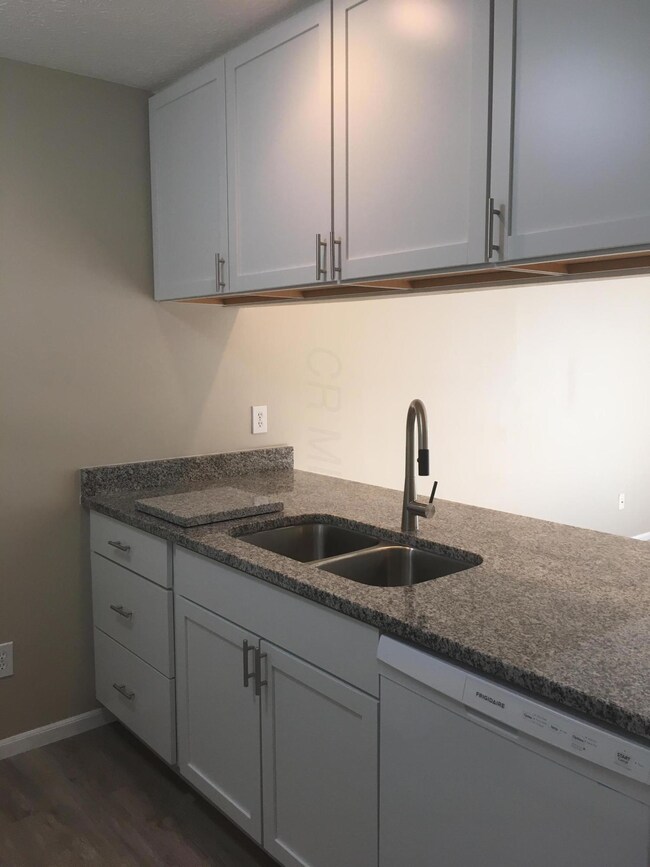 6700 Axtel Dr unit 6D, Canal Winchester, OH 43110 - photo 2