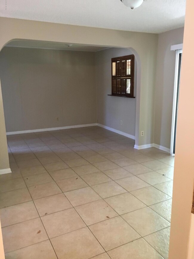 5018 Mc Manus Dr, Jacksonville, FL 32210 - photo 4