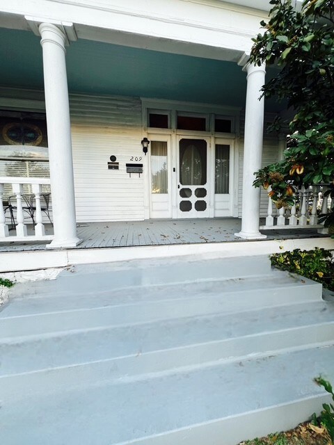 209 N Preston St, Ennis, TX 75119 - photo 6