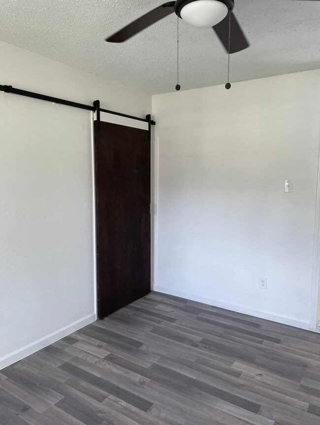 7228 Lakewood Dr, Houston, TX 77016 - photo 6