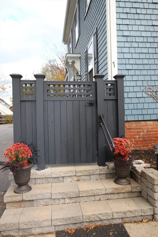 1 Hill St unit 1, Newburyport, MA 01950 - photo 4