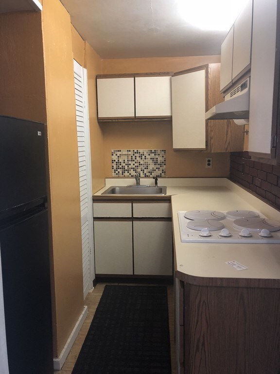 325 Lowell St unit 1, Wakefield, MA 01880 - photo 3