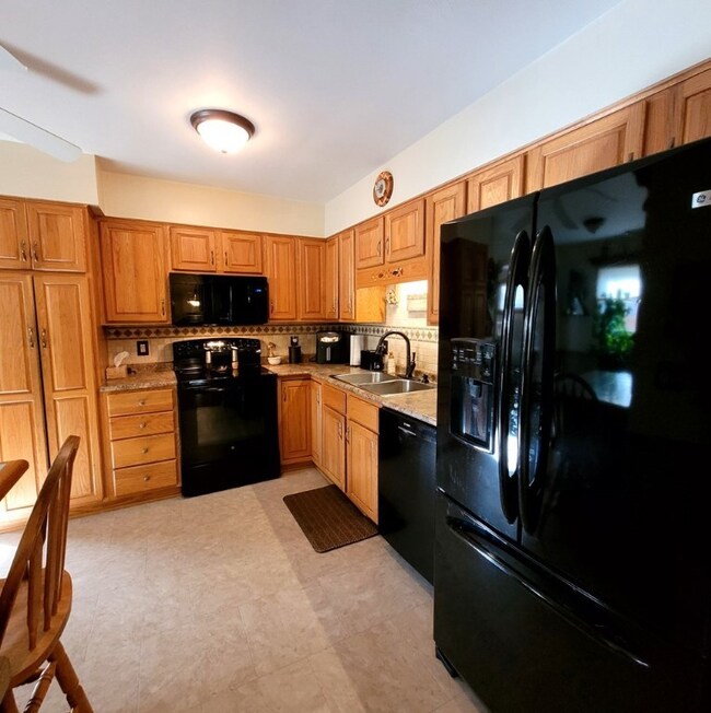 3502 Priscilla Dr, Erie, PA 16506 - photo 5