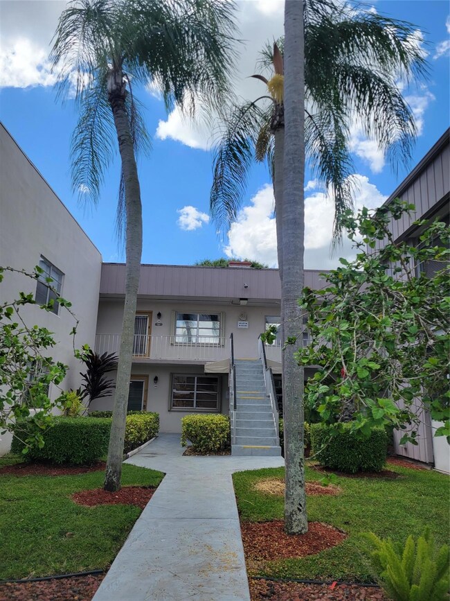 480 Capri J unit 480, Delray Beach, FL 33484 - photo 2