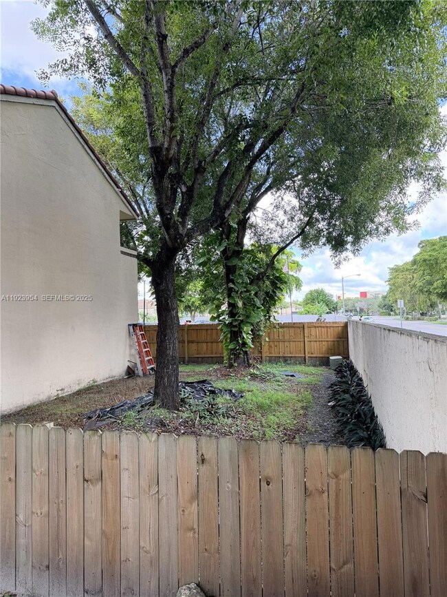 17982 NW 68th Ave unit 11C, Hialeah, FL 33015 - photo 5