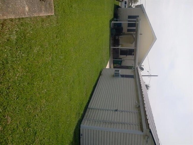 SHED HAS REAR SIDE DOOR AND WINDOW UNIT KEEPS IT REALLY COOL - ALARMED ALSO.