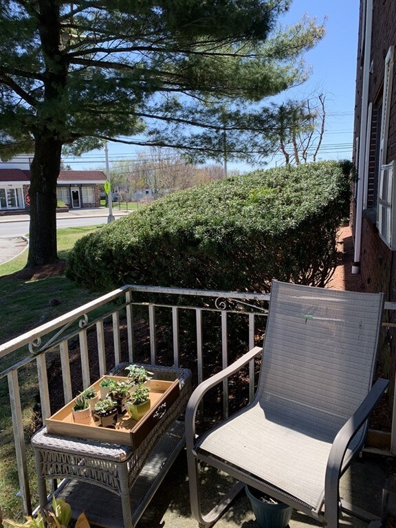 270 E Haverhill St unit 4, Lawrence, MA 01841 - photo 5