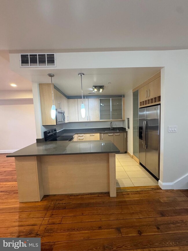 1029 Saint Paul St unit 3RD FLOOR, Baltimore, MD 21202 - photo 2