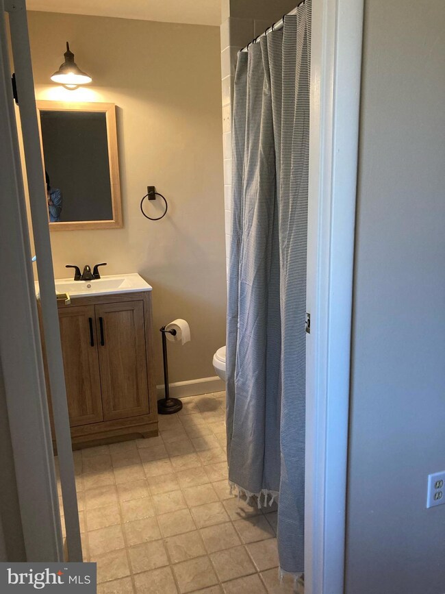 723 Barkley Dr, Fredericksburg, VA 22407 - photo 4