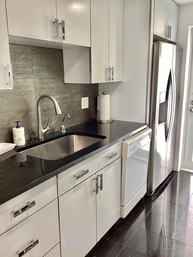 Penthouse Towers unit 924, Highland Beach, FL 33487 - photo 4