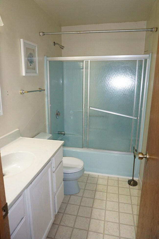 2313 N Northern Ave, Waukegan, IL 60087 - photo 4