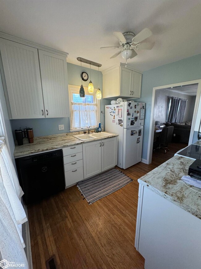 610 S Division St, Audubon, IA 50025 - photo 4