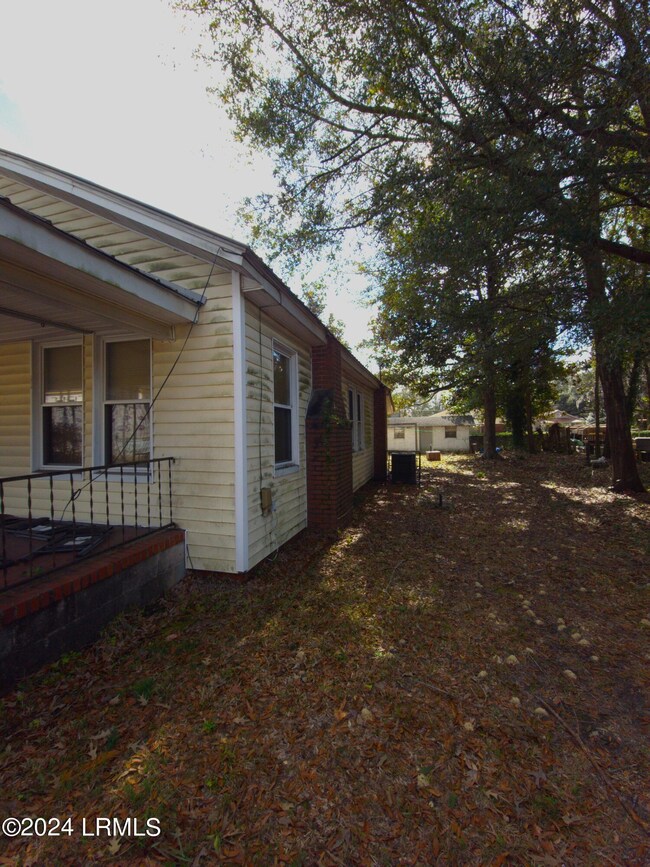 7 Side 2 (002)