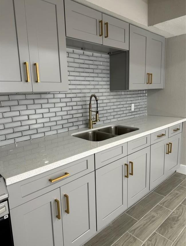 8005 Bowen St unit 5, Houston, TX 77051 - photo 5