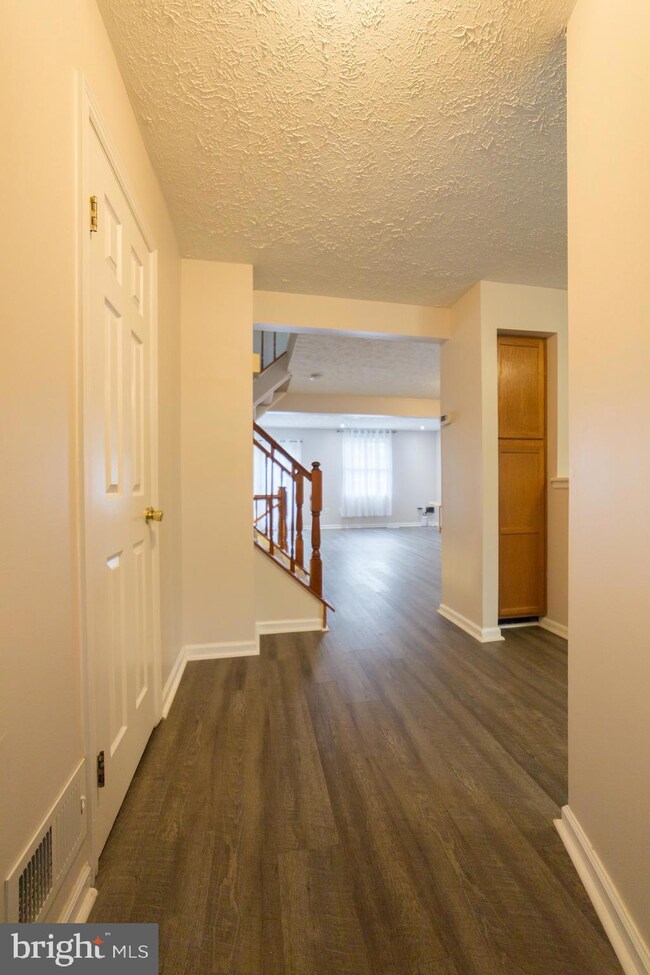 12547 Coral Grove Place, Germantown, MD 20874 - photo 4