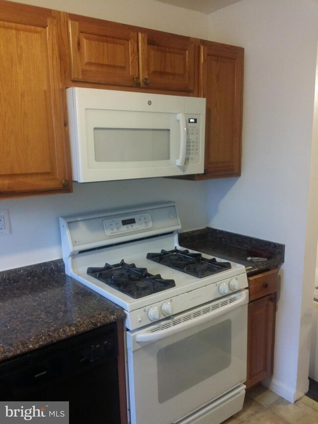 11326 APT #103 Cherry Hill Rd unit N-2, Beltsville, MD 20705 - photo 4