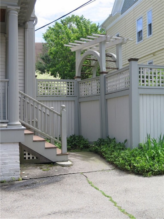 19 Pitman St, Providence, RI 02906 - photo 3