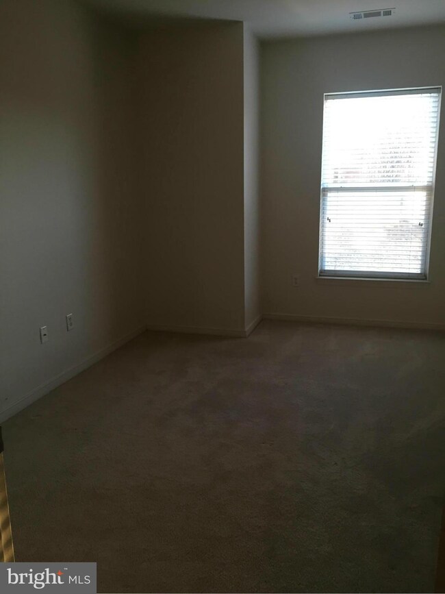 8045 Newell St unit 109, Silver Spring, MD 20910 - photo 5