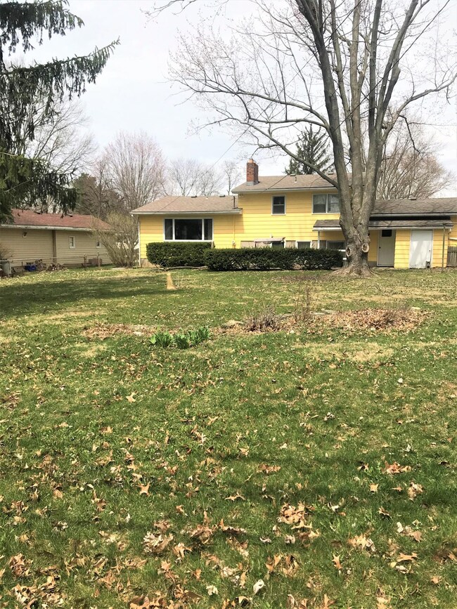 915 Van Kirk Dr, Marysville, OH 43040 - photo 2