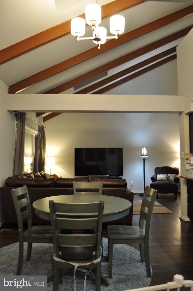 9305 Raintree Rd, Burke, VA 22015 - photo 3