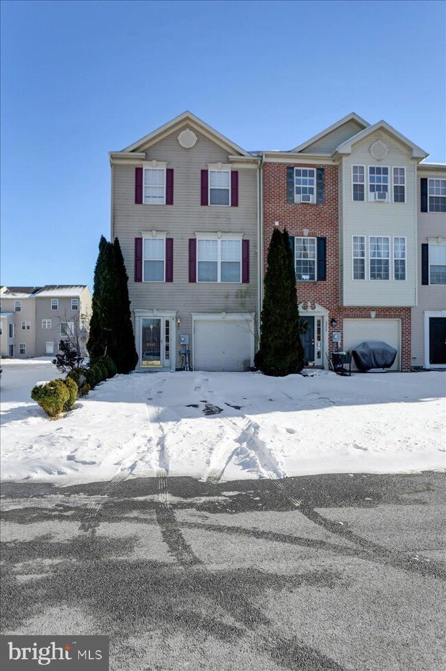 3361 Cornerstone Ct, Chambersburg, PA 17201 - photo 2