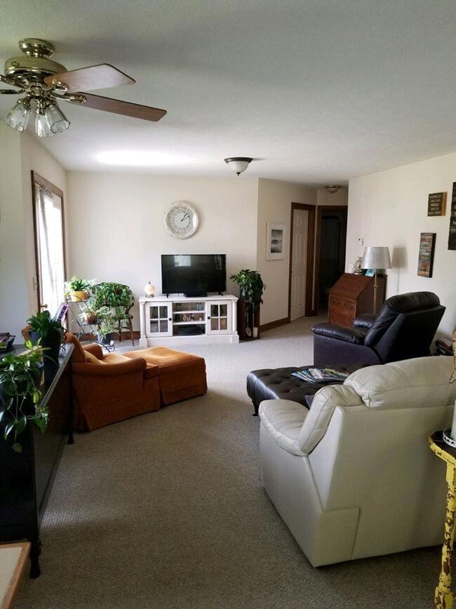 2328 Kerstetter Rd, Bucyrus, OH 44820 - photo 4