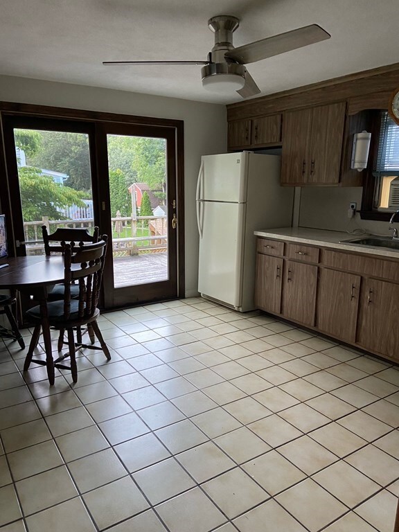 75 Goldencrest Ave, Waltham, MA 02451 - photo 4