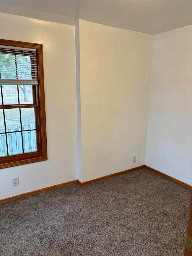 840 E Homeland Ct, Beloit, IL 53511 - photo 6