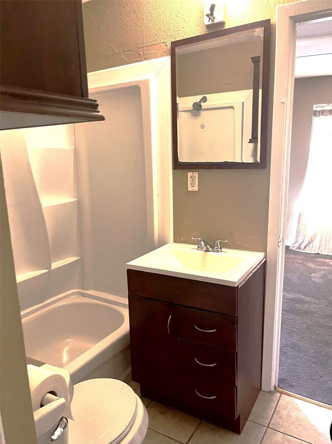 7312 Price St, Houston, TX 77088 - photo 3