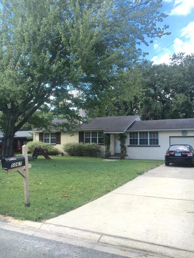 5067 Polaris St, Jacksonville, FL 32205 - photo 2