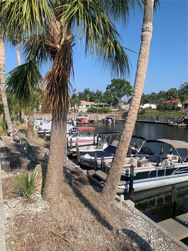 2310 Canalbluff Place unit V-287, Sarasota, FL 34231 - photo 3