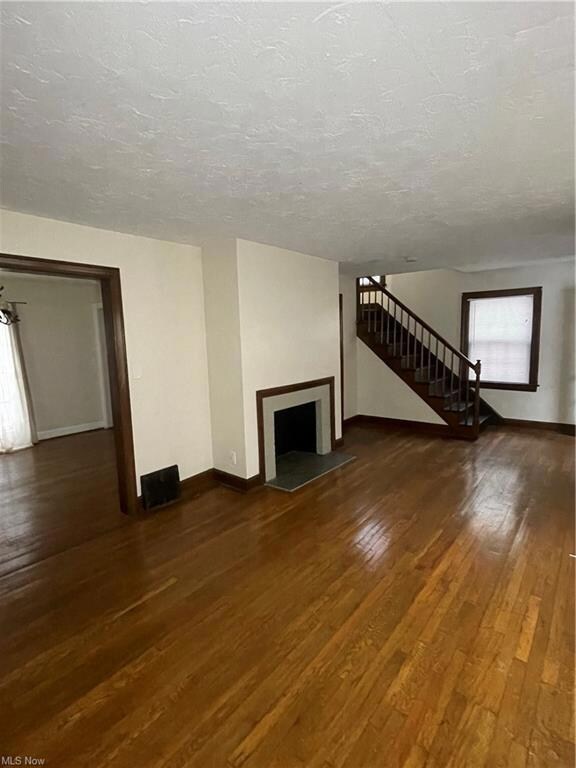 24371 Glenbrook Blvd, Euclid, OH 44117 - photo 5