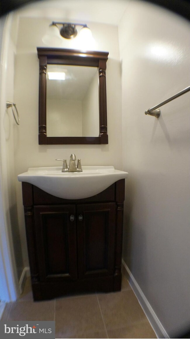 3807 Flowerton Rd, Baltimore, MD 21229 - photo 7