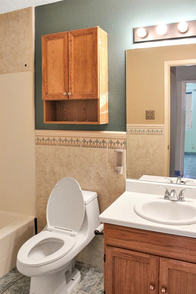 1405 Reagan Dr unit 1, Laredo, TX 78046 - photo 6