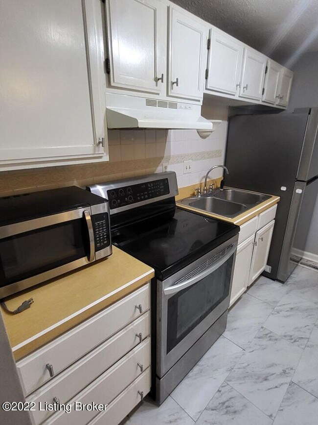 8704 William Penn Way, Louisville, KY 40228 - photo 7