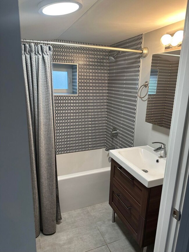 2914 N Allen Ave unit 3, Chicago, IL 60618 - photo 5