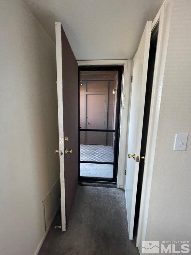1465 E Peckham Ln unit 71, Reno, NV 89502 - photo 6