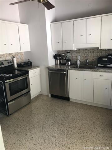 KITCHEN WITH NEW STAINLESS STEELE APPLIANCES