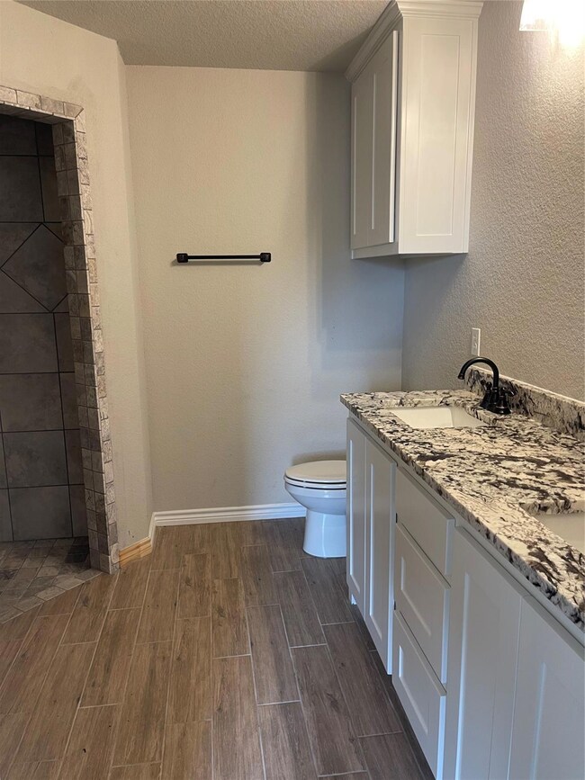 1048 Neal Rd, Azle, TX 76020 - photo 7