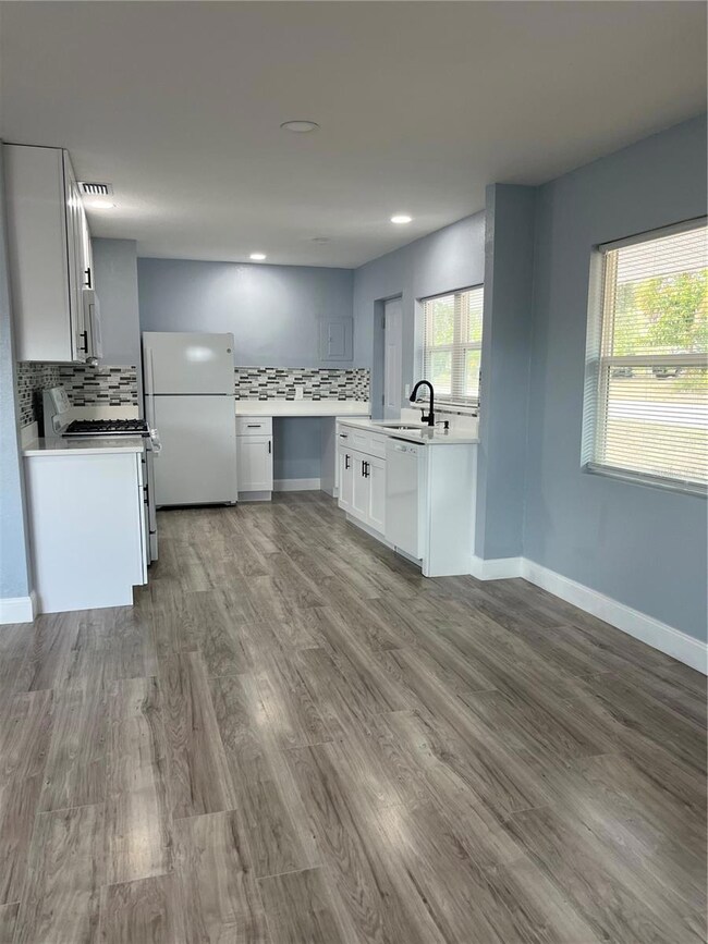 29 N Hendry Ave, Fort Meade, FL 33841 - photo 6