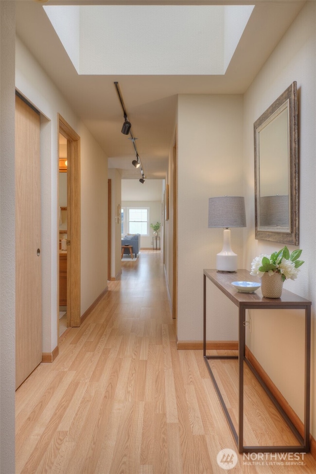 909 N 35th St unit 402, Seattle, WA 98103 - photo 4