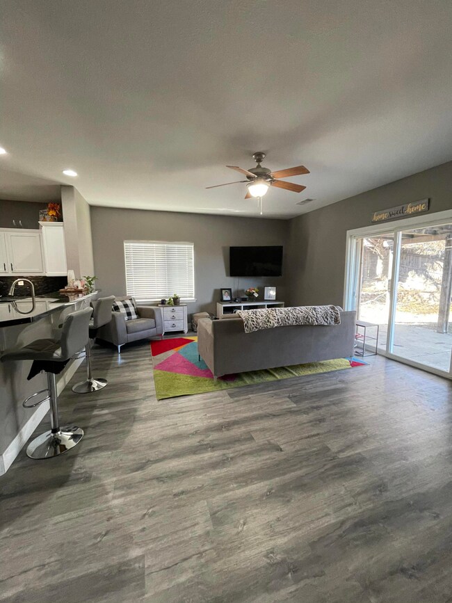 990 Domain Way, Redding, CA 96003 - photo 6